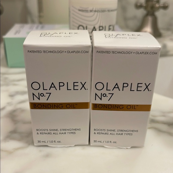 OLAPLEX Skincare White and Gold Radiance